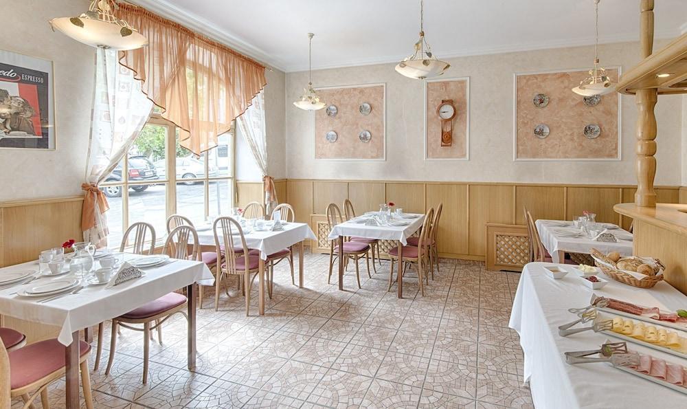 Hotel Derby Karlsbad Buitenkant foto