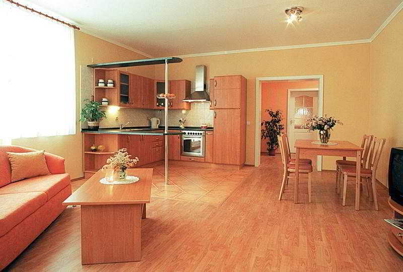 Hotel Derby Karlsbad Buitenkant foto
