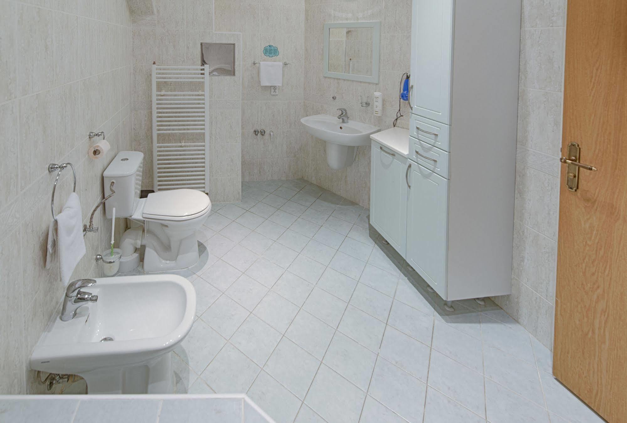 Hotel Derby Karlsbad Buitenkant foto