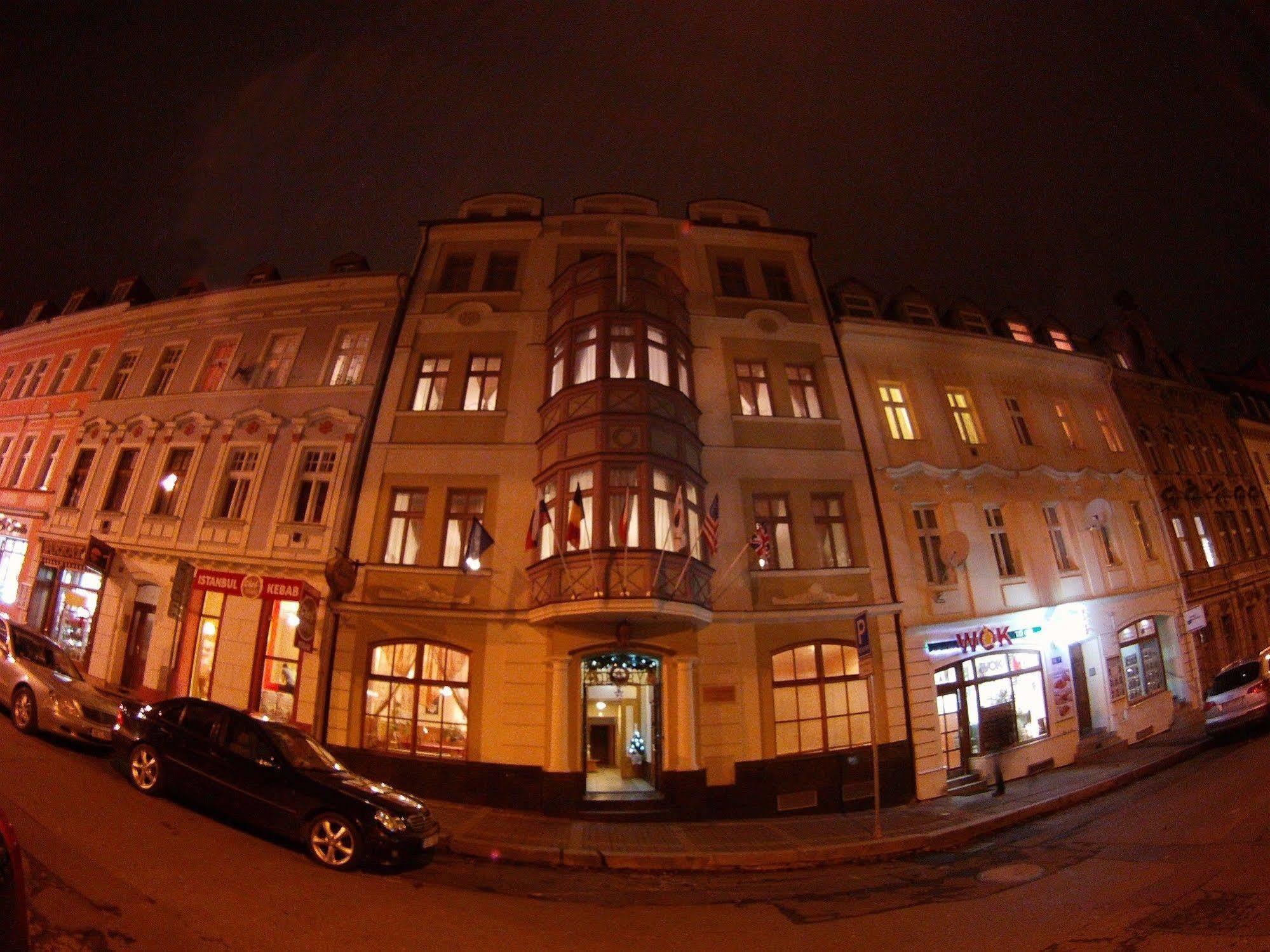 Hotel Derby Karlsbad Buitenkant foto
