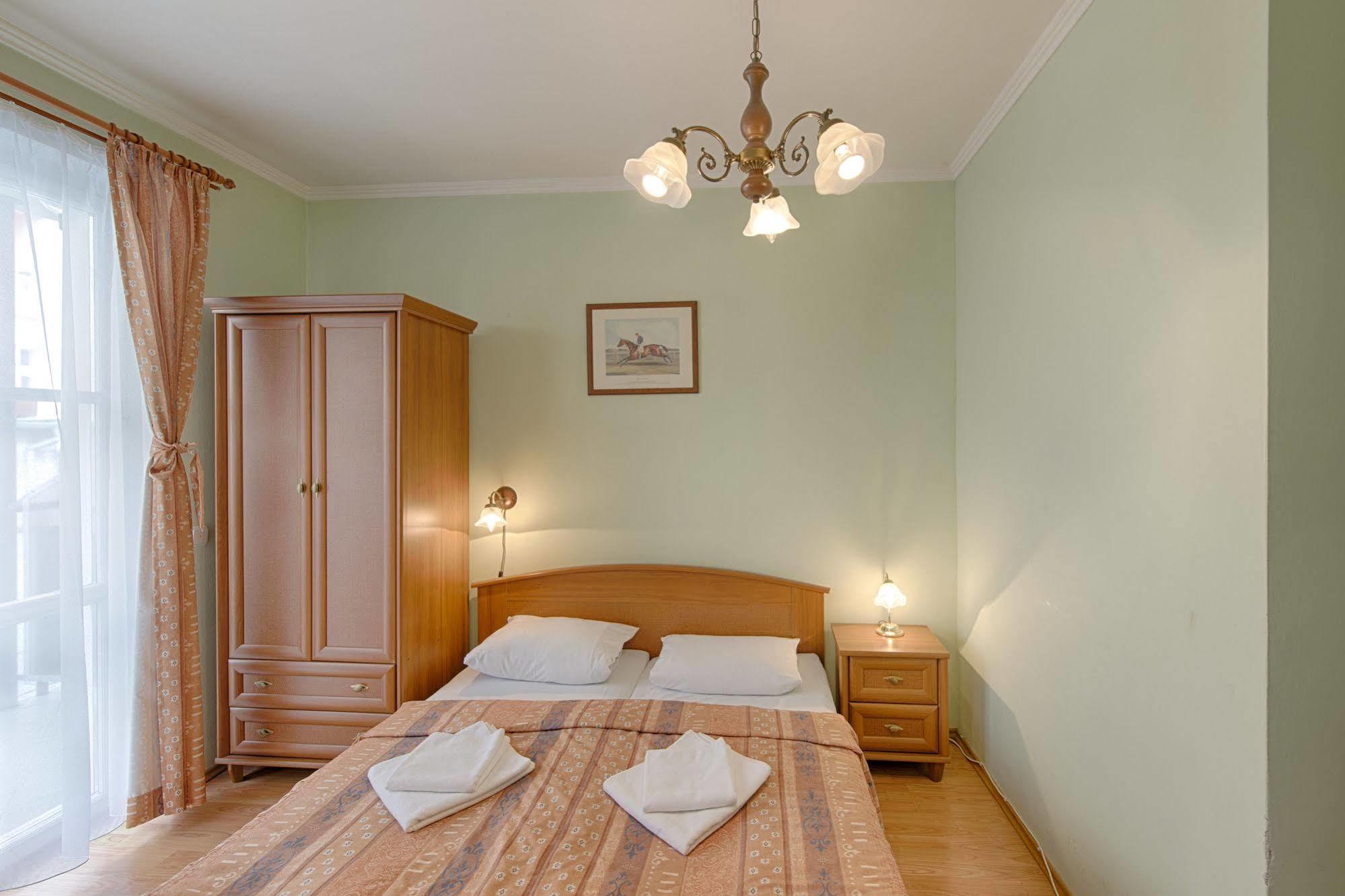 Hotel Derby Karlsbad Buitenkant foto